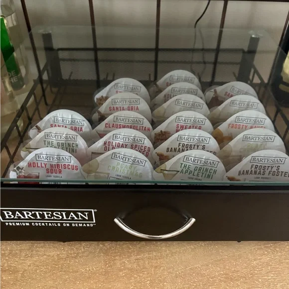 Bartesian Silver Cocktail Maker - Picture 4 of 5